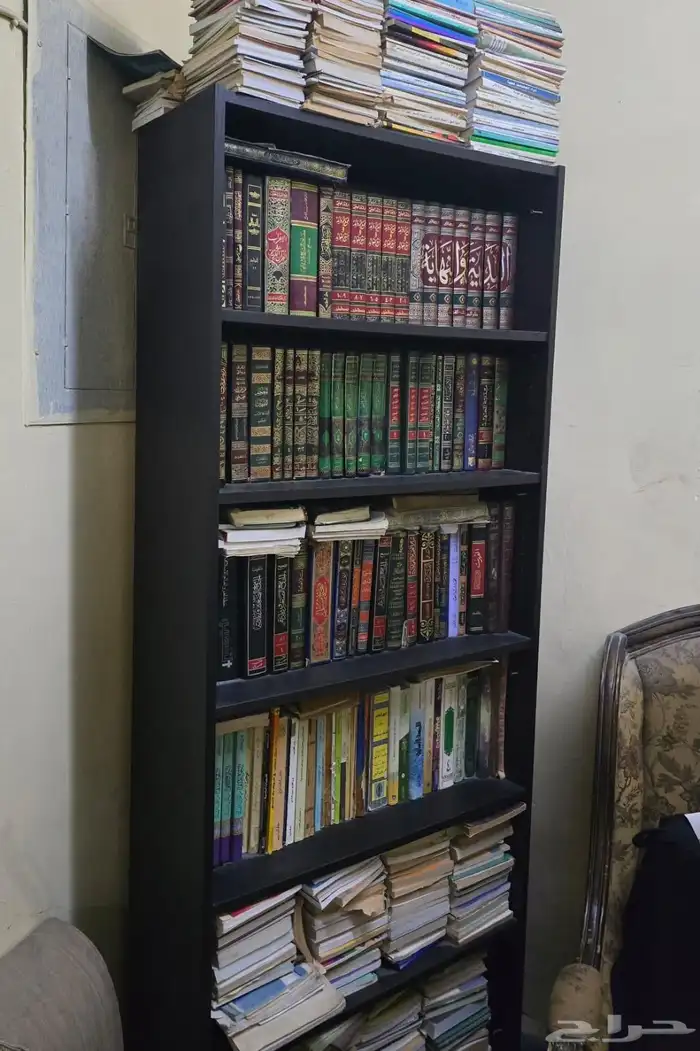 مكتبة كامله للبيع بالكتب 1