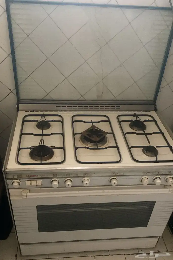 فرن ايطالي نظيف مرة سليم ويعمل بشكل جيد 1