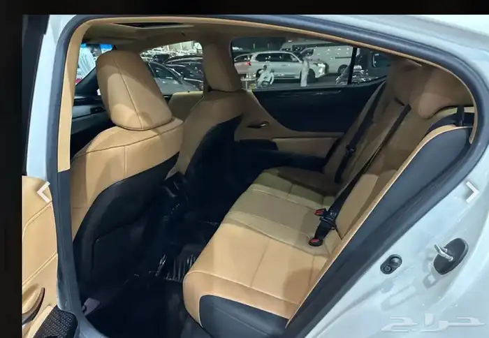 لكزس ES250 موديل 2024 نظيف 18