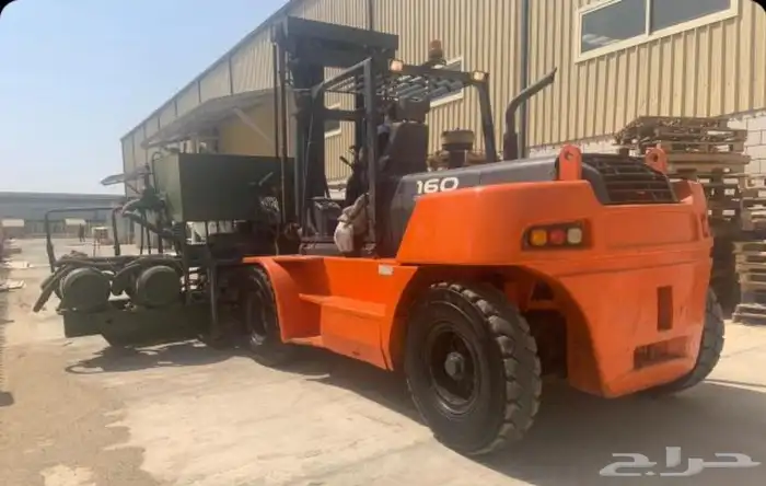 فوركلفت رافعه شوكيه سكينه كرينات للايجار الشهري وليومي 0