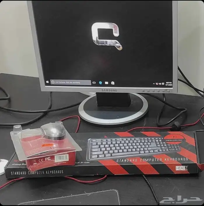 كمبيوتر HP مع شاشة وماوس وكيبورد 0