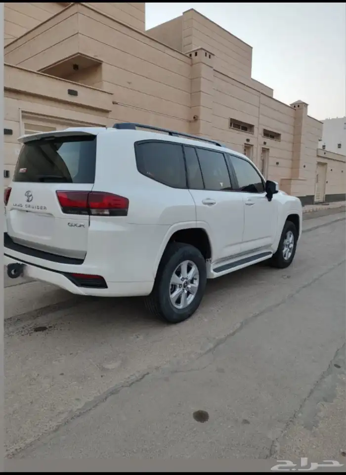 لاندكروزر L2 موديل 2023 ديزل 2