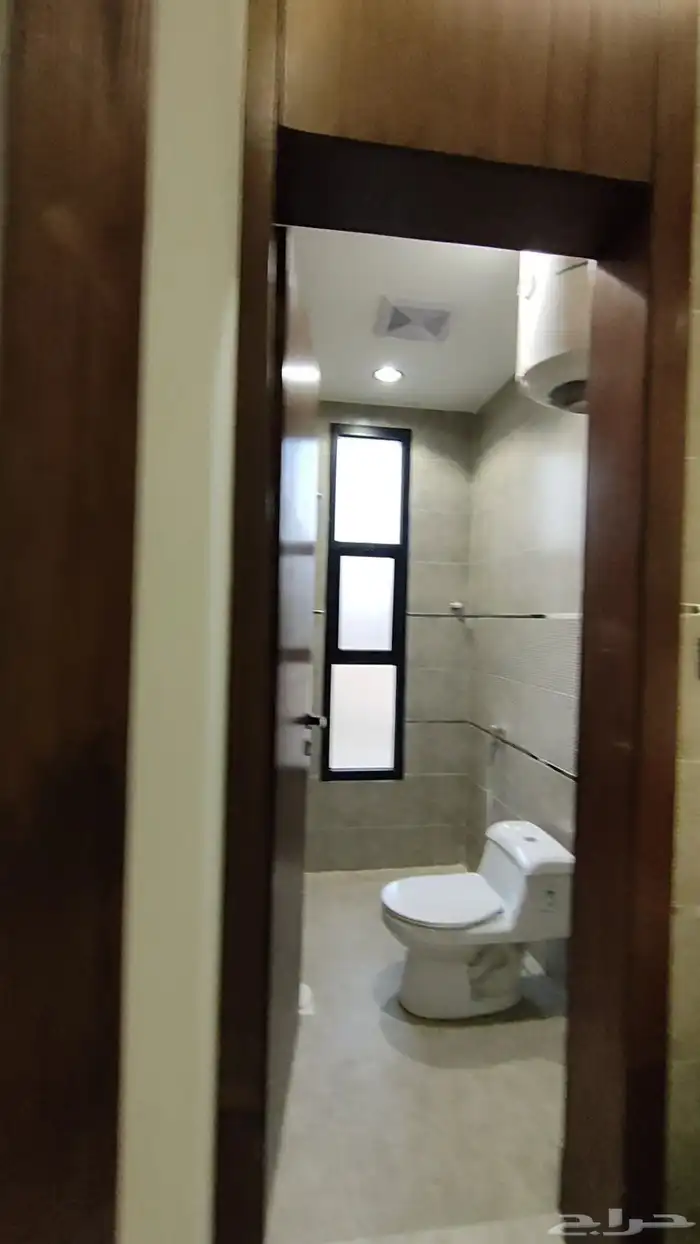 للبيع شقق علويه موقع مميز واسعار مناسبة 18