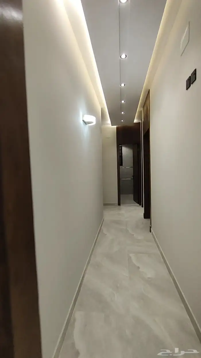 للبيع شقق علويه موقع مميز واسعار مناسبة 11