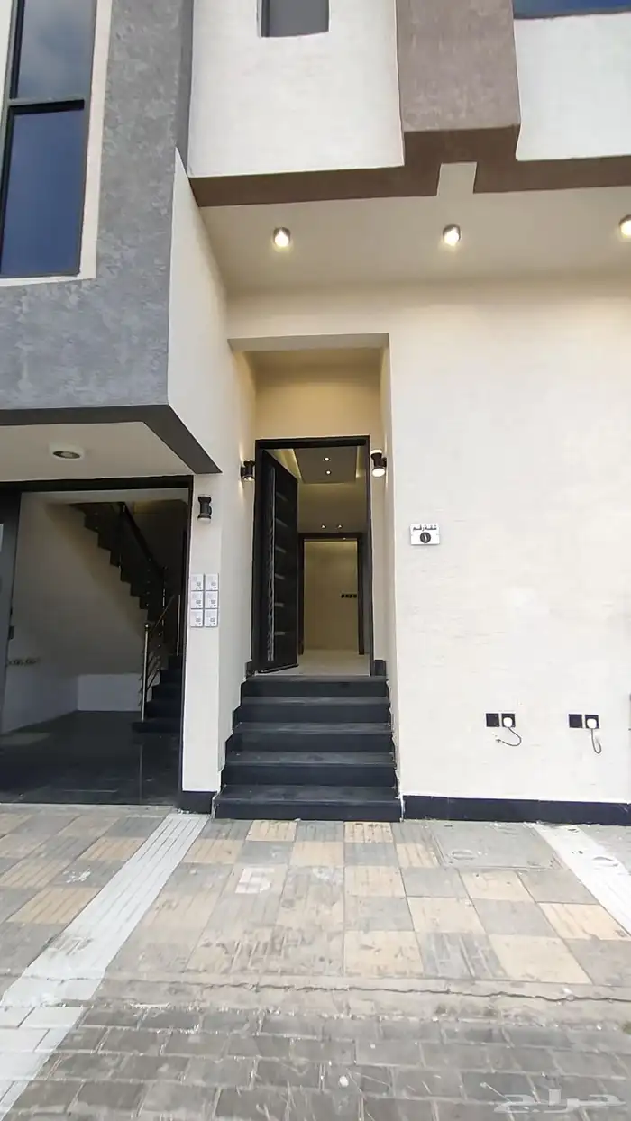 للبيع شقق علويه موقع مميز واسعار مناسبة 2