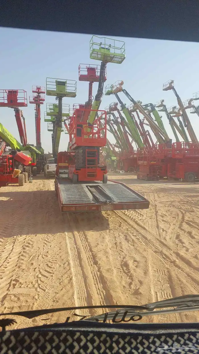 تأجير رافعات شوكيه وكرينات ومان لفت وسيزر لفت وبكلين يومي 0