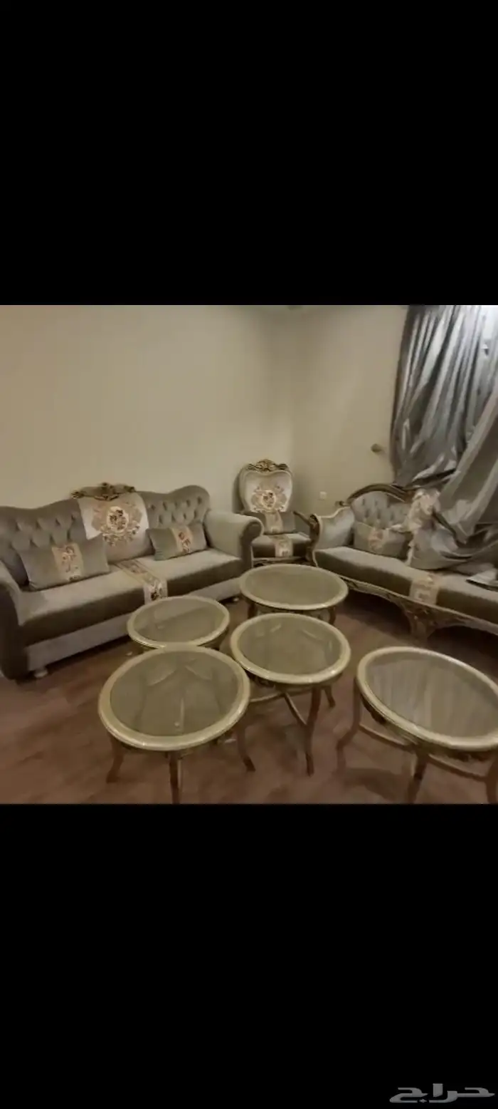 كنب ملكي نظيف جدا للبيع 6