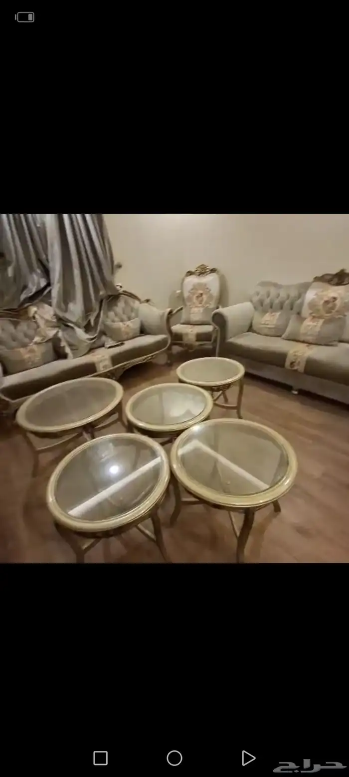 كنب ملكي نظيف جدا للبيع 2