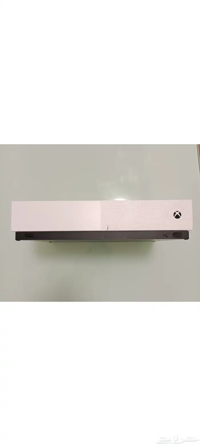 X box 1s 1TB storage with HHD with 2 orignal controler 8