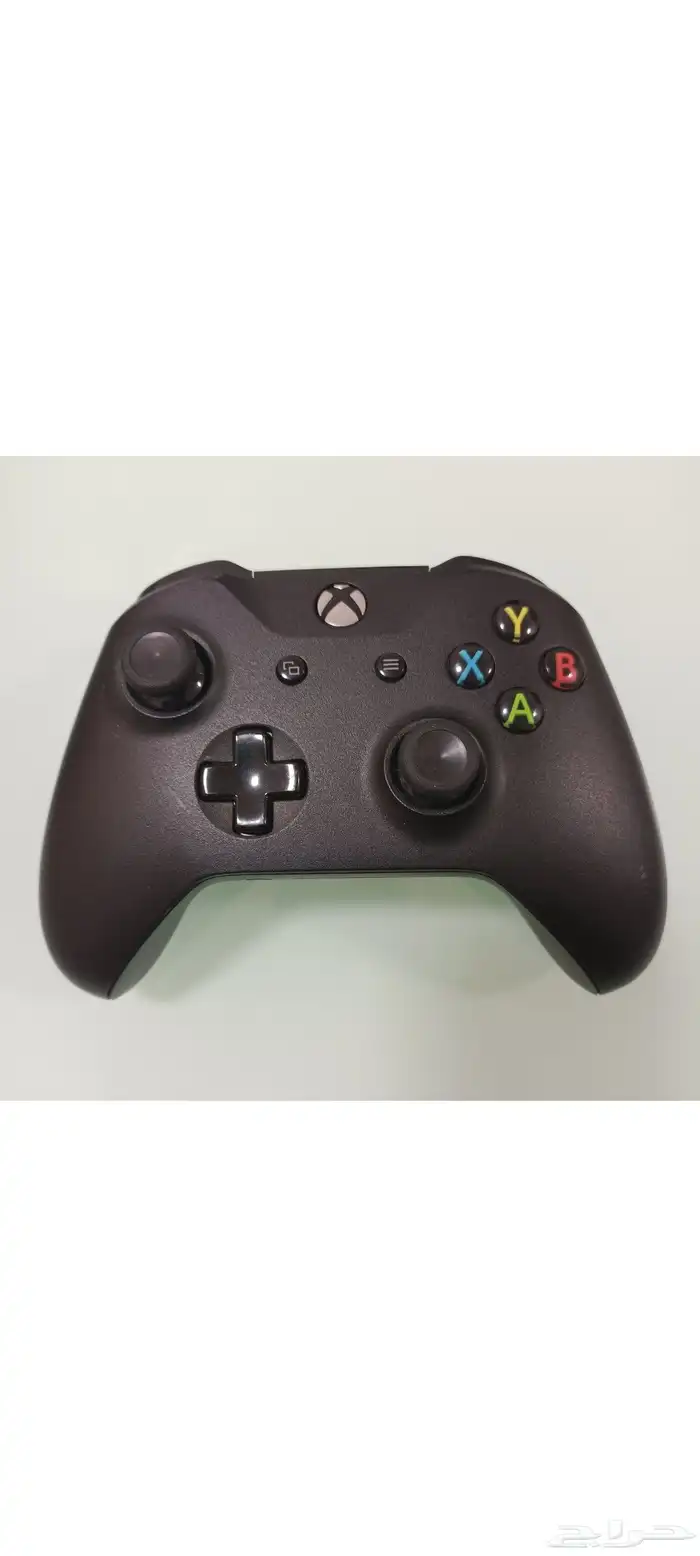 X box 1s 1TB storage with HHD with 2 orignal controler 4