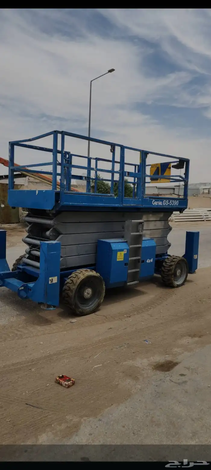 فوركلفت رافعات شوكيه وكرينات وسيزرلفت للايجار الشهري واليومي 8