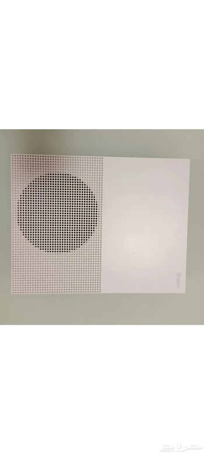 X box 1s 1TB storage with HHD with 2 orignal controler 3