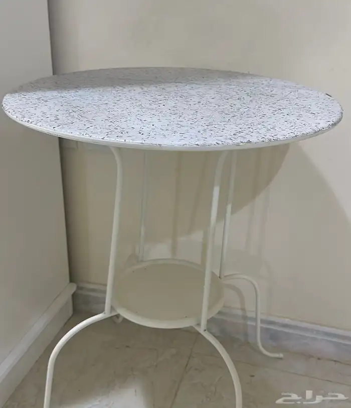 كرسي ومرايه وطاوله علاقه ملابس 2