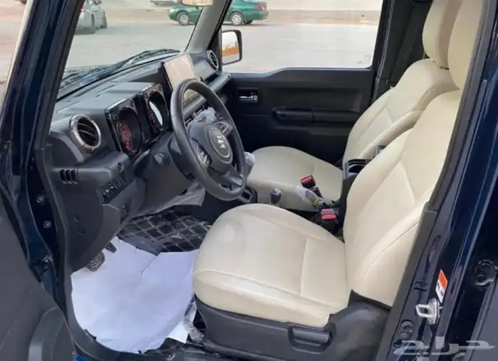 سيزوكي جمني2025 13