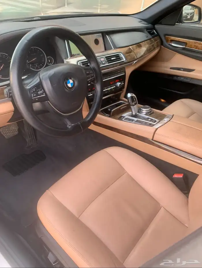 بي ام دبليو BMW 730li فل وكالة 2015 7