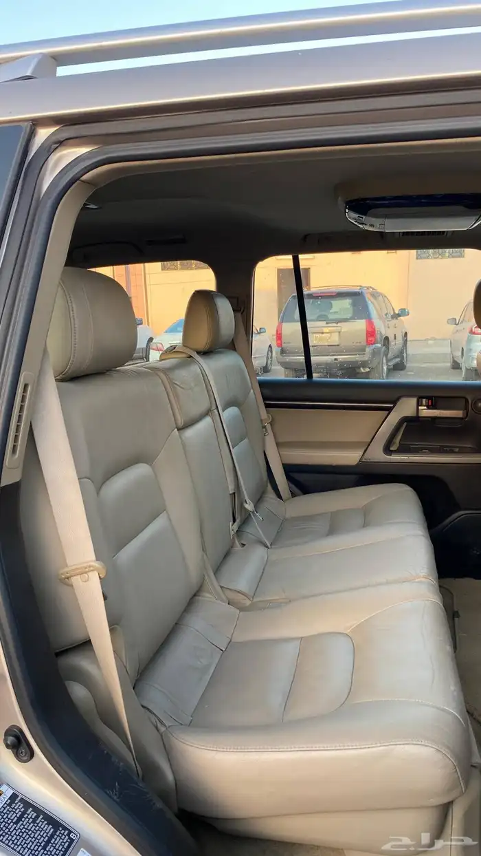 تويوتا لاندكروزر في اكس ار نظيف بريمي 2010 20