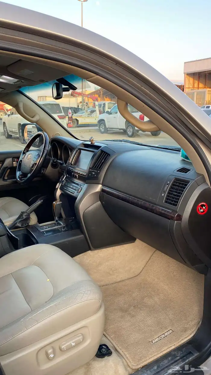 تويوتا لاندكروزر في اكس ار نظيف بريمي 2010 17
