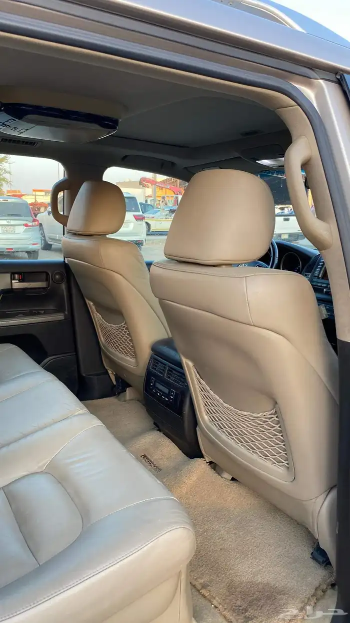 تويوتا لاندكروزر في اكس ار نظيف بريمي 2010 24