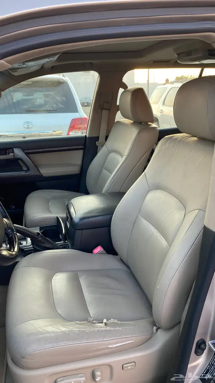 تويوتا لاندكروزر في اكس ار نظيف بريمي 2010 14