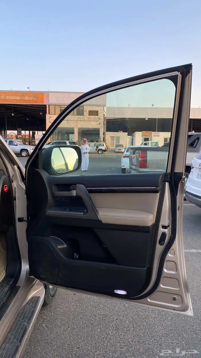 تويوتا لاندكروزر في اكس ار نظيف بريمي 2010 19