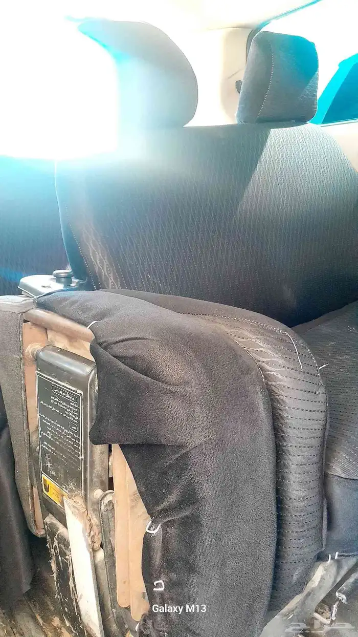 صف مقاعد للبيع يتكون من 3 مقاعد بحالة جيدة مره 0