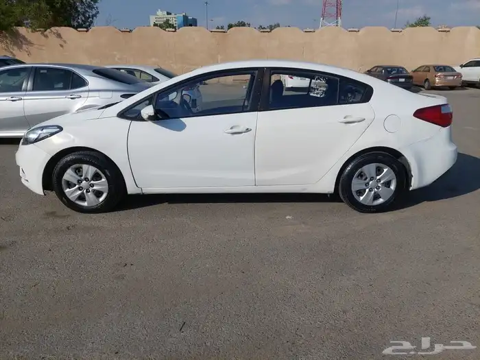 كيا سيراتو 2016 نظيفة جدا للايجار 2