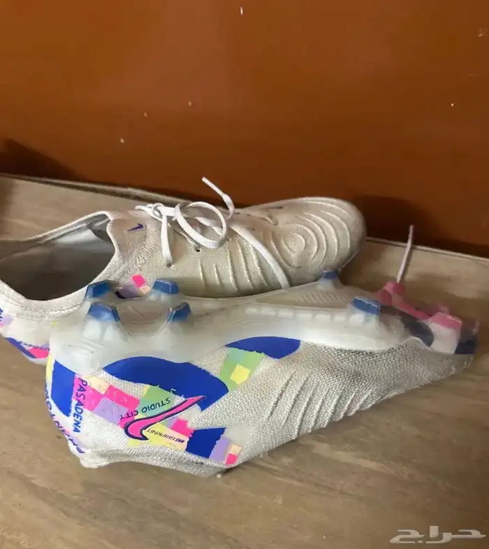 بوت كرة قدم 1