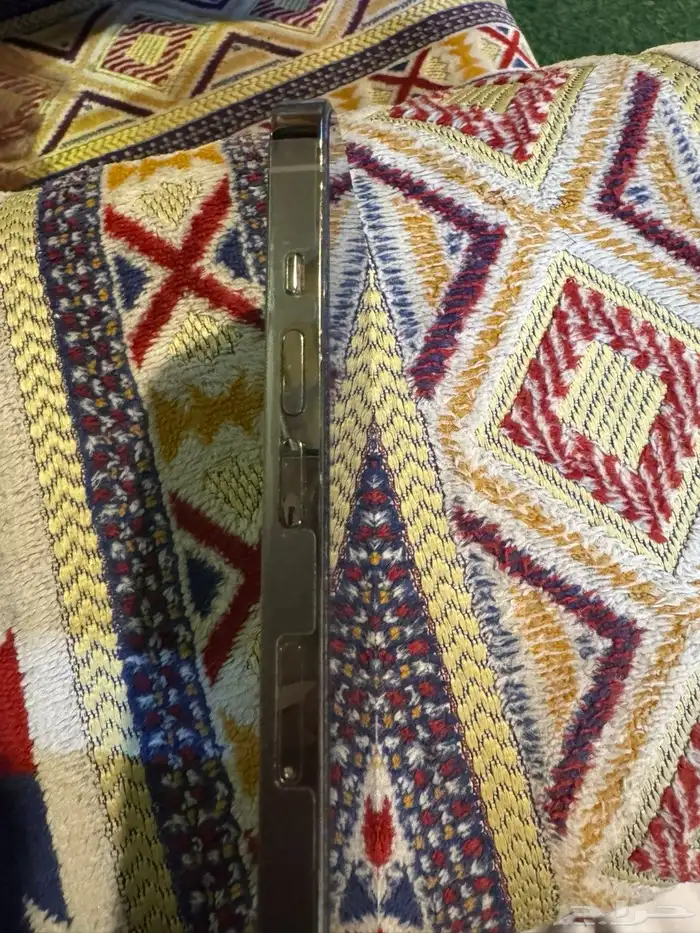 ايفون 14 برو ماكس لون ذهبي 1