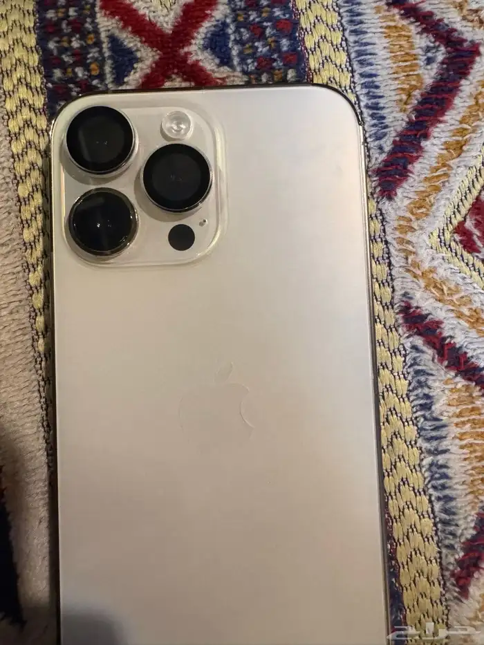 ايفون 14 برو ماكس لون ذهبي 3