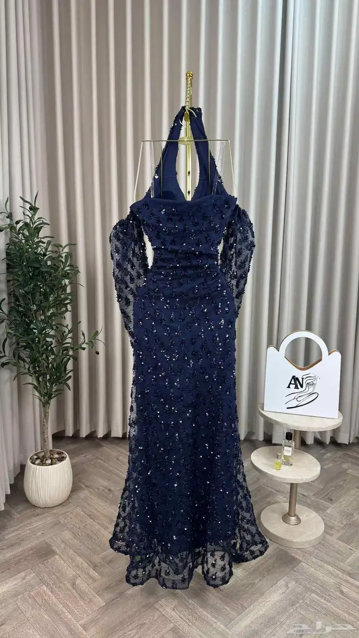 جديد   السعر 310 الألوان   1  الخامة 4