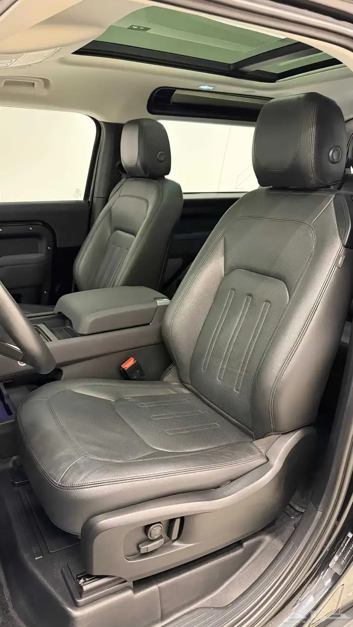 Land Rover Defender SE 90 8