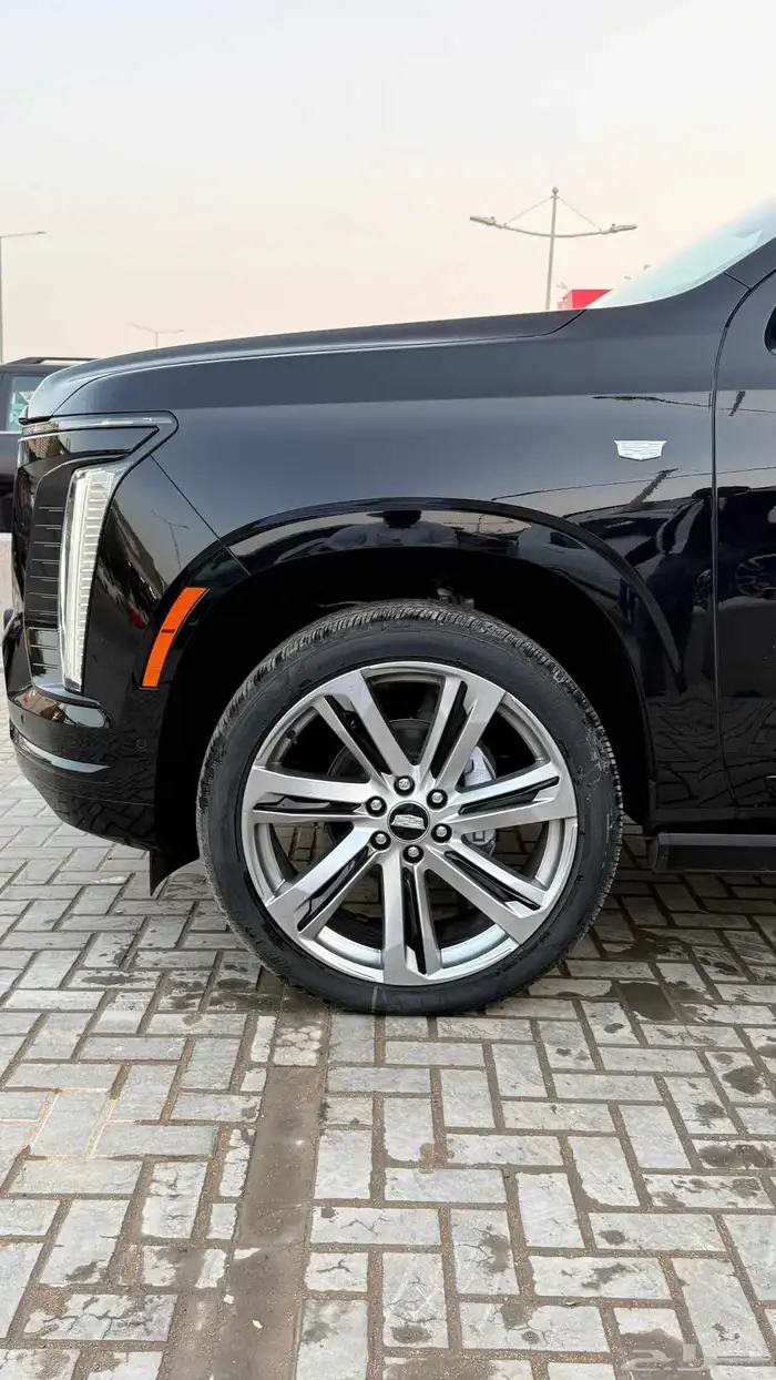 كاديلاك اسكاليد لاكجري بلاتيوم سبورت اعلي فئه2025 كاش وبنوك 3