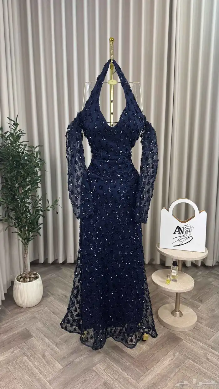 جديد   السعر 310 الألوان   1  الخامة 8