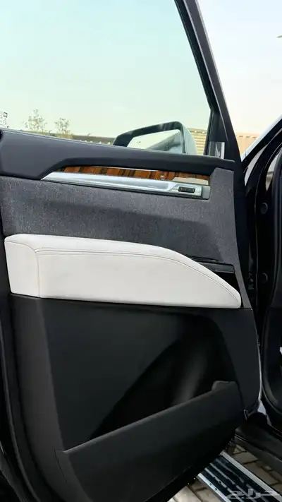 كاديلاك اسكاليد لاكجري بلاتيوم سبورت اعلي فئه2025 كاش وبنوك index