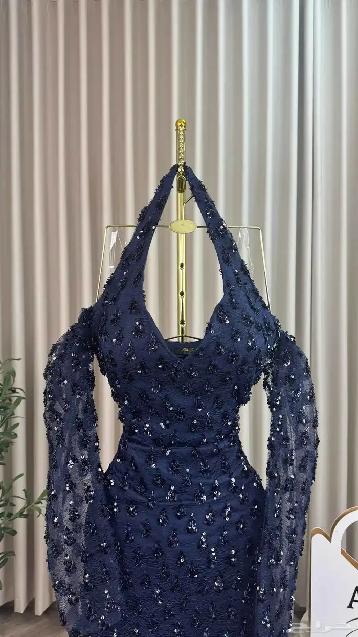 جديد   السعر 310 الألوان   1  الخامة 7