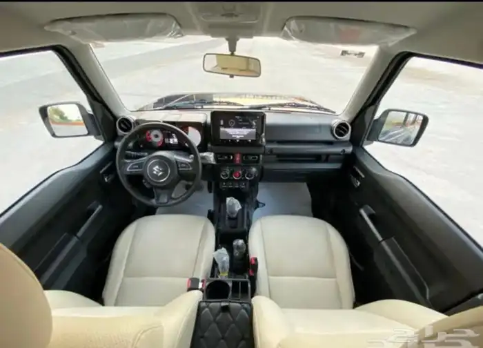 سيزوكي جمني2025 10