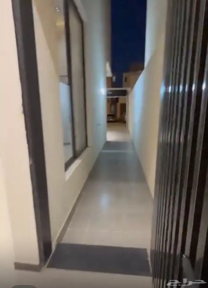 ادوار للايجار بأسعار جيده في حي السعاده 0