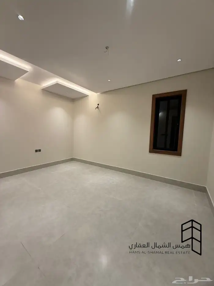 للبيع شقه ارضيه حي الاخضر 6 غرف 7