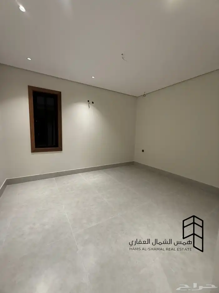 للبيع شقه ارضيه حي الاخضر 6 غرف 1