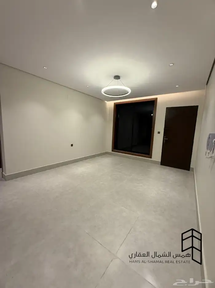 للبيع شقه ارضيه حي الاخضر 6 غرف 4