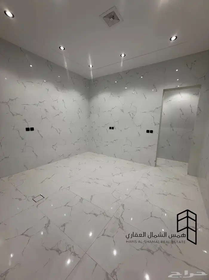 للبيع شقه ارضيه حي المصيف مدخل سياره وخاص 10