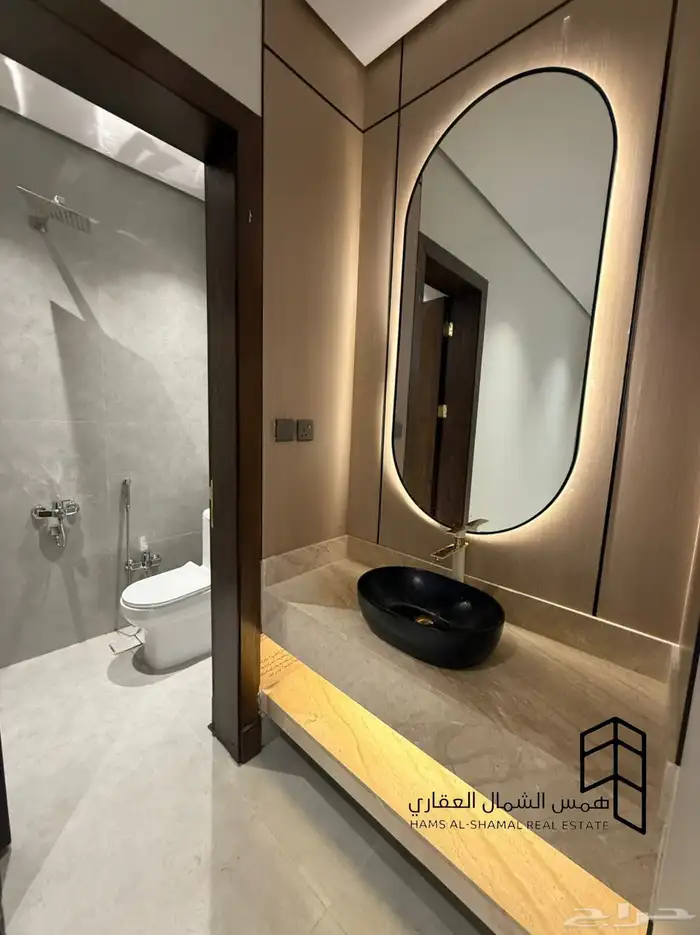 للبيع شقه ارضيه حي الاخضر 6 غرف 2