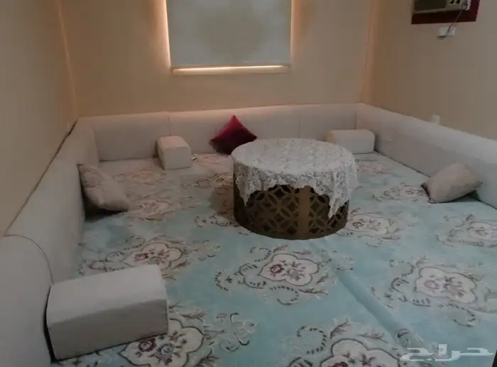 سجادة كبيره نظيفة مغسوله وبالكيس مقاس 4.5 4 0