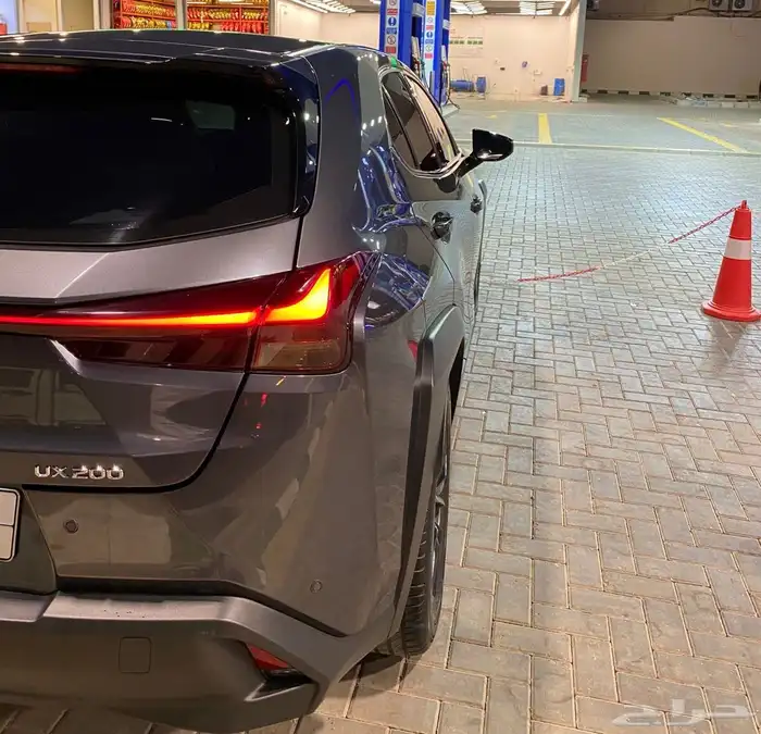 لكزس يو اكس موديل 2023 مالك أول بحالة الوكالة 9