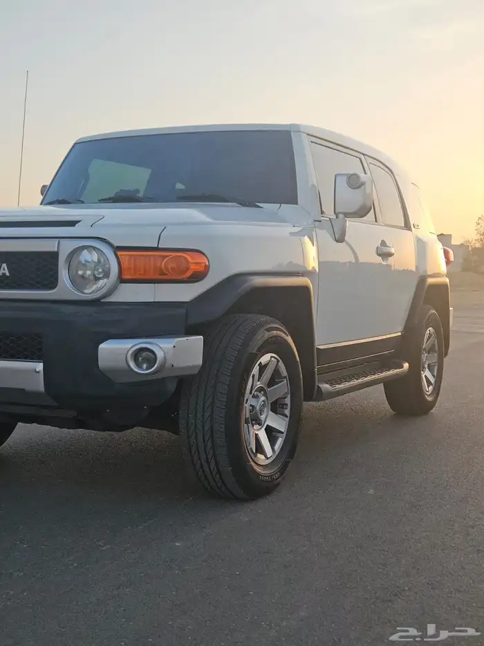 جيب تايوتا افجي ابيض نظييف 4