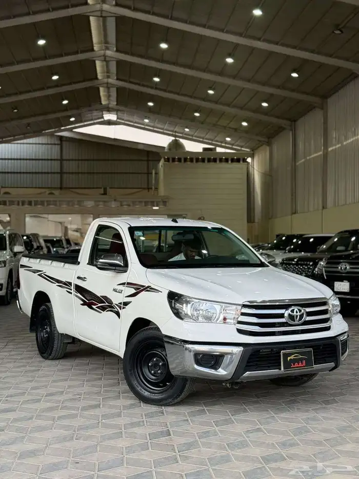 تويوتا - هايلوكس - 2022 - GLX - بسعر 63 الف 2