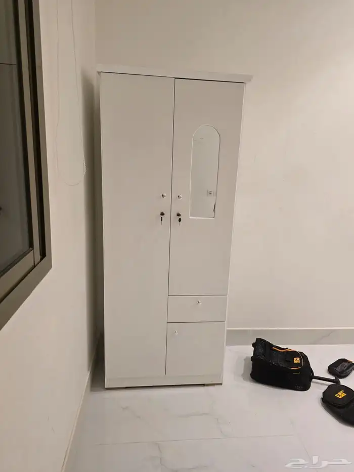 دولاب خشب بابين الون ابيض او بني سم جديد 2