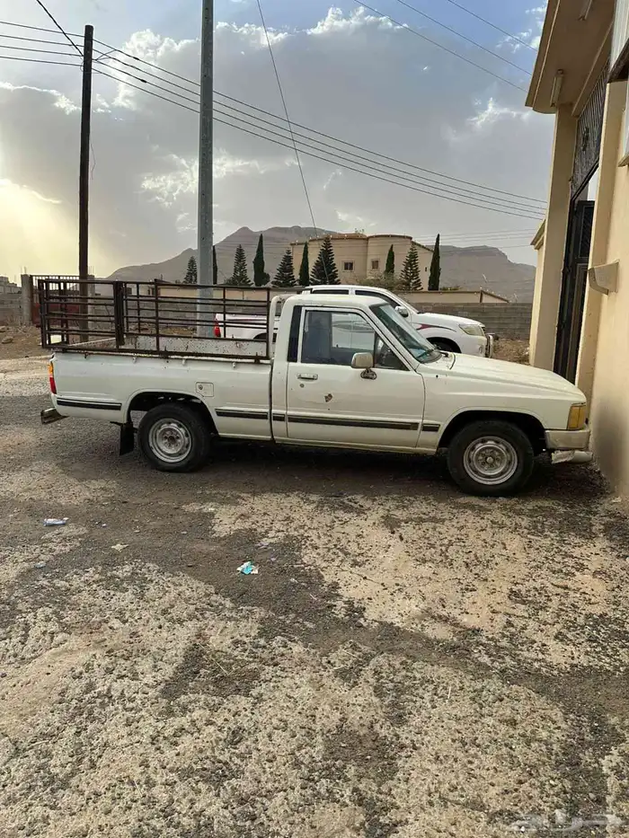 هايلوكس غماره موديل 84 للبيع 0