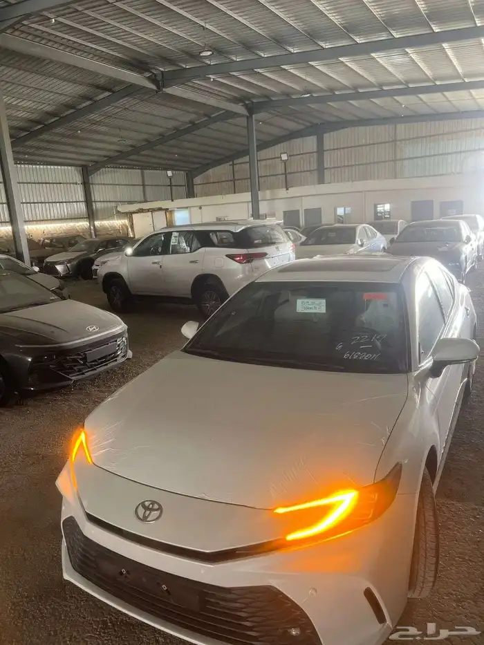 تويوتا كامري نص فل LE أقل الاسعار 2025 8