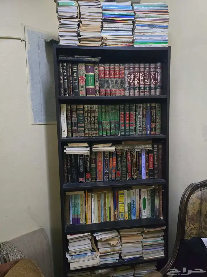 مكتبة كامله للبيع بالكتب 2